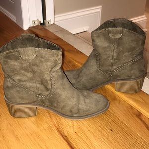 Target Merona Olive Green suede booties size 8